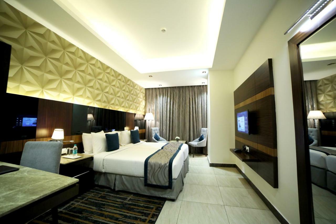 העיר בנגלור Rg Royal Hotel מראה חיצוני תמונה