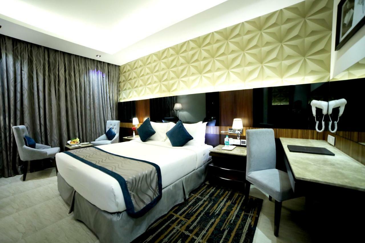 העיר בנגלור Rg Royal Hotel מראה חיצוני תמונה